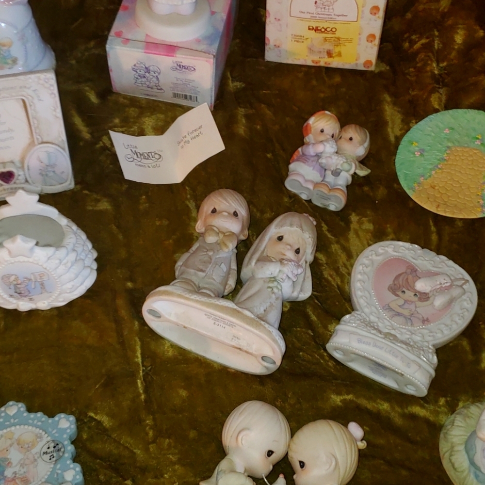 LOT OF MIXED PRECIOUS  MOMENTS VARIOUS TYPES and SIZES  1970,80s,90s,2000